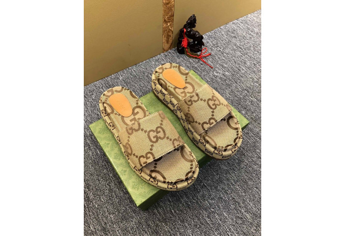 GUCC SANDALS