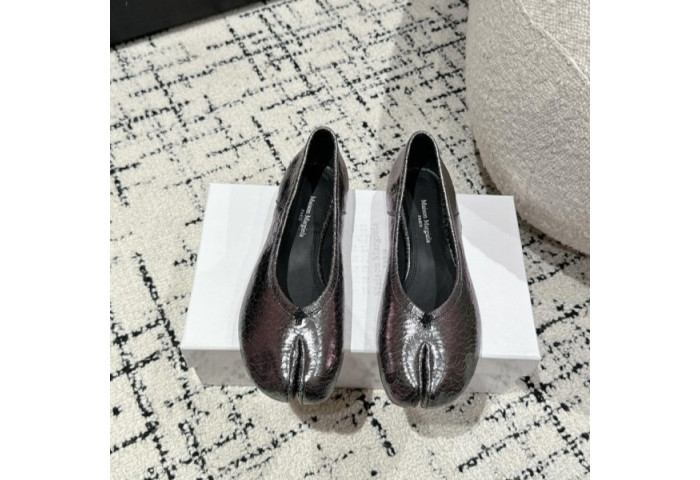 ma*s*n Ma*i*la tabi shoes