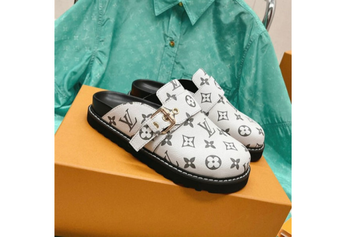 LV SANDALS