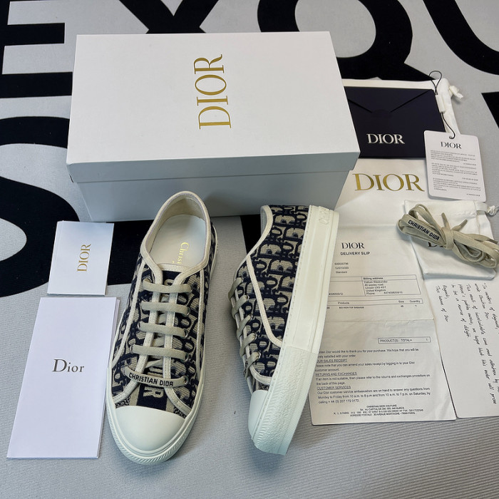 Dior Walk