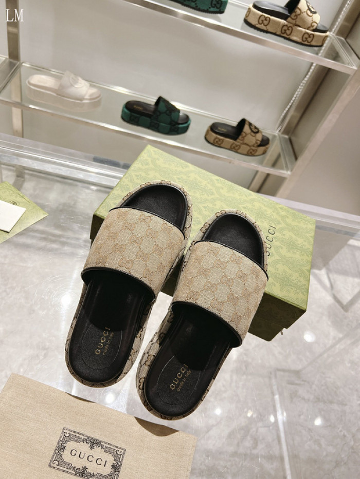 GUCC SANDALS