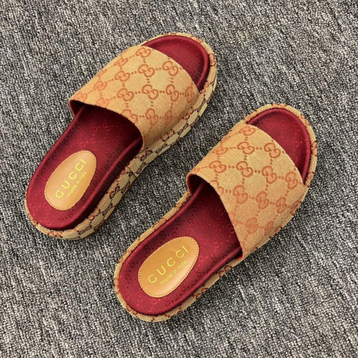 GUCC SANDALS