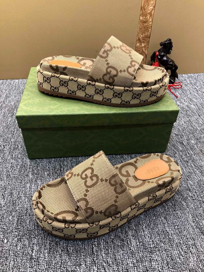 GUCC SANDALS