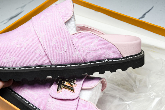 LV SANDALS