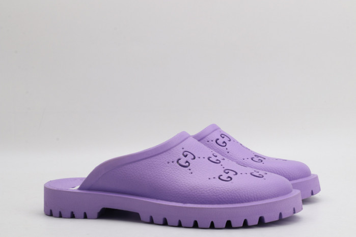 G*u*i sandals