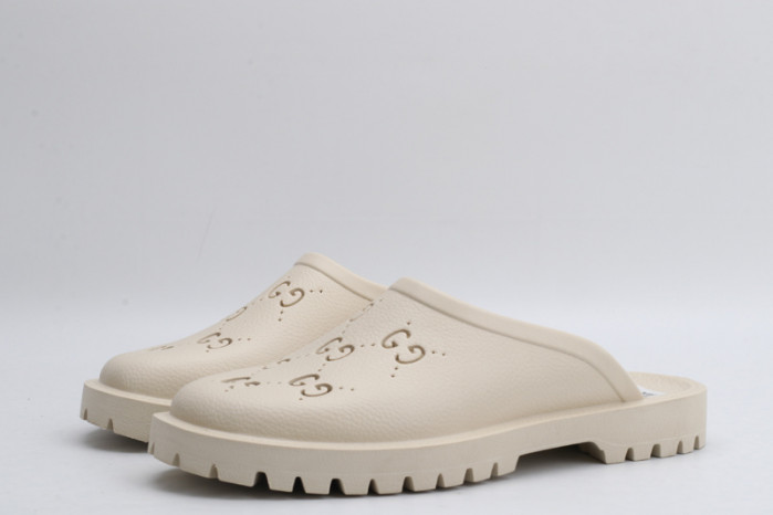 G*u*i sandals