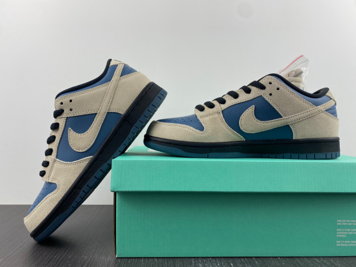 nike sb dunk low light cream thunderstorm bq6817-200